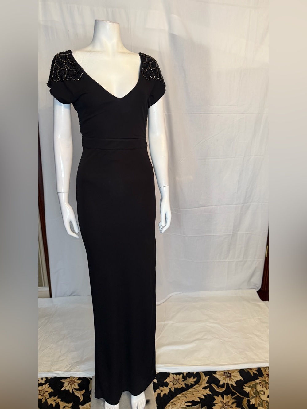 Elegant Black V-Neck Maxi Dress with Beaded Cap Sleeves